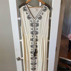Knox Rose Embroidered Maxi